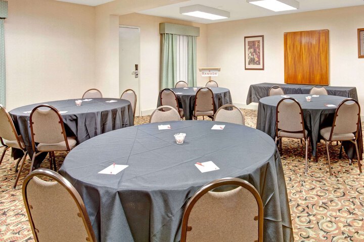 Ramada by Wyndham West Memphis