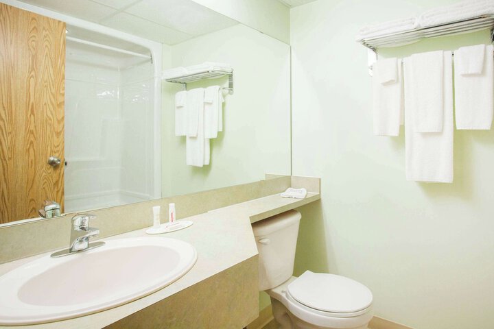 Room 42 of 67