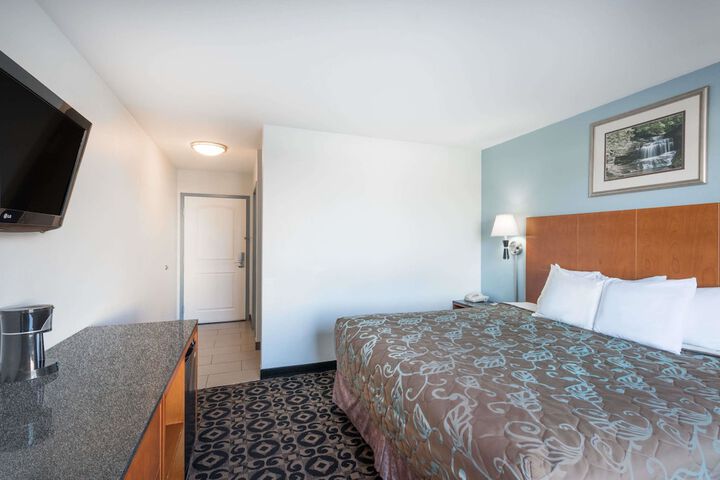 Days Inn by Wyndham Watertown Fort Drum