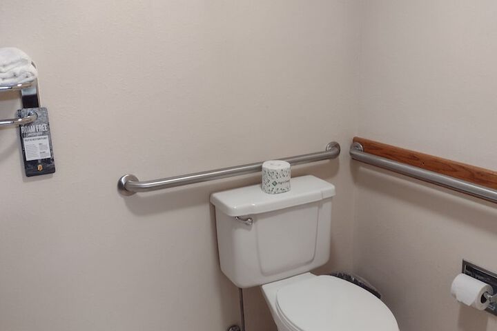 Super 8 by Wyndham Monroe WI
