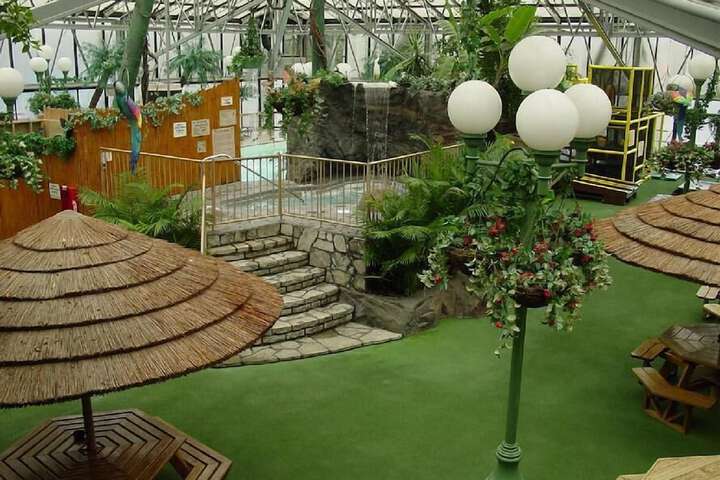 Wildwood Inn Tropical Dome & Theme Suites