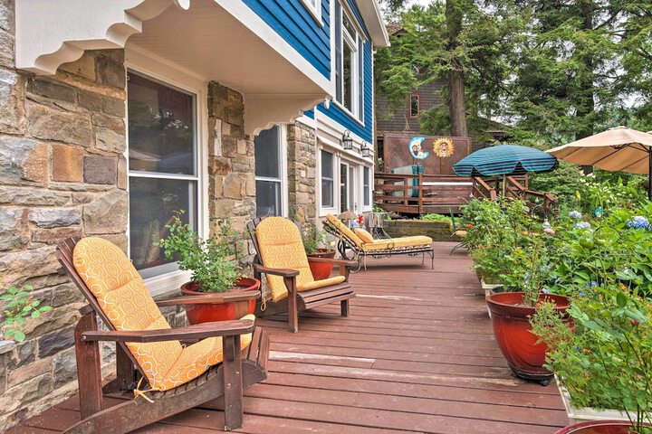 Lakefront Poconos Retreat w / Hot Tub Near Hiking!
