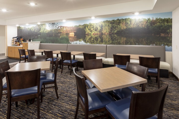 GrandStay Cannon Falls