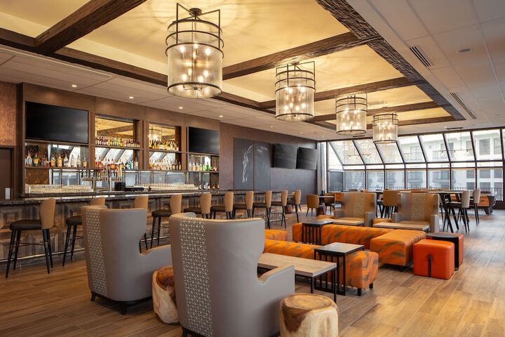 Lounge 41 of 42