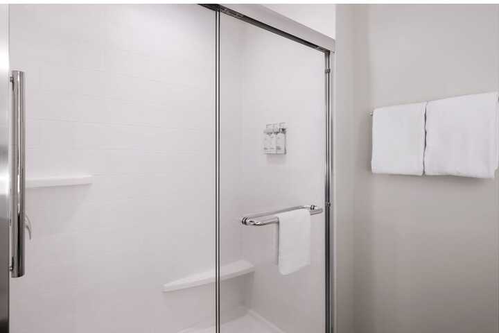 Holiday Inn Express and Suites West Memphis by IHG