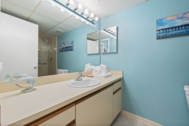 Room 105 of 202