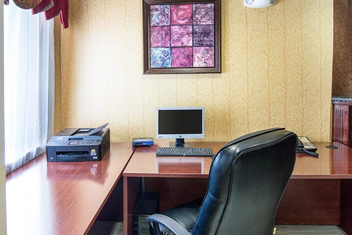 Business Center 38 of 41