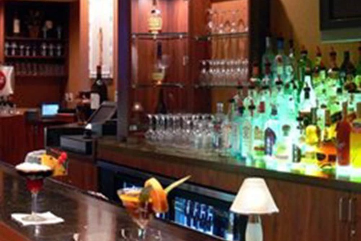 Lounge 48 of 53