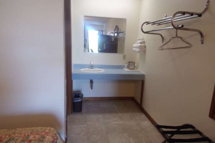Room 17 of 22