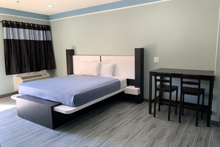 Room 20 of 35