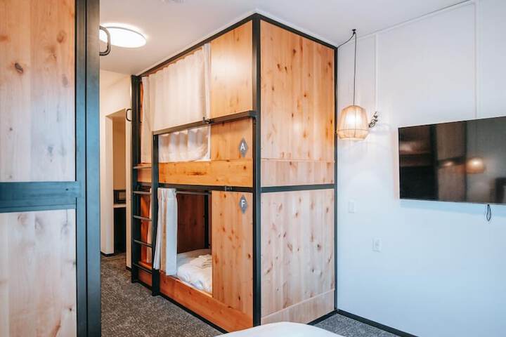Room 60 of 110
