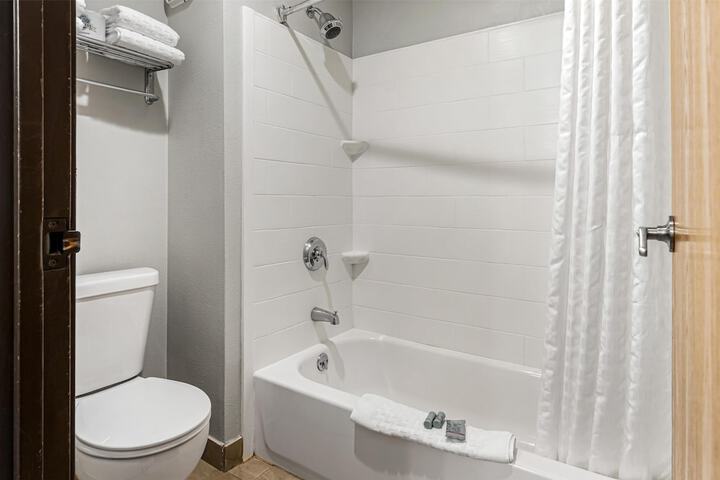 Best Western Ambassador Inn & Suites