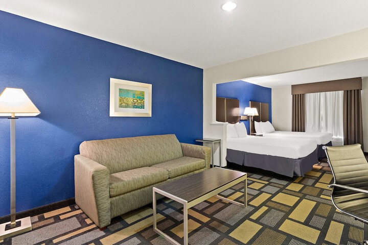 Room 9 of 31