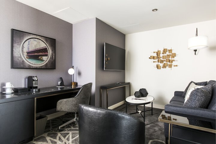 LondonHouse Chicago Curio Collection by Hilton