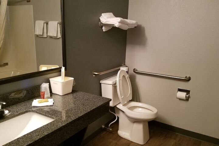 Room 52 of 85