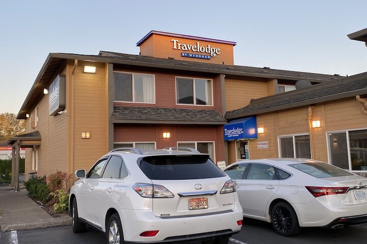 Travelodge Suites by Wyndham Newberg