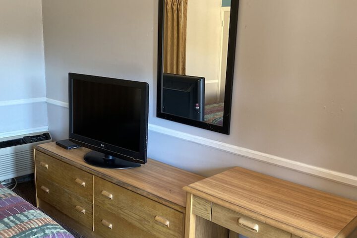 Room 9 of 11