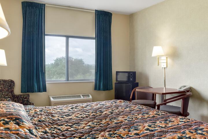 Room 28 of 42