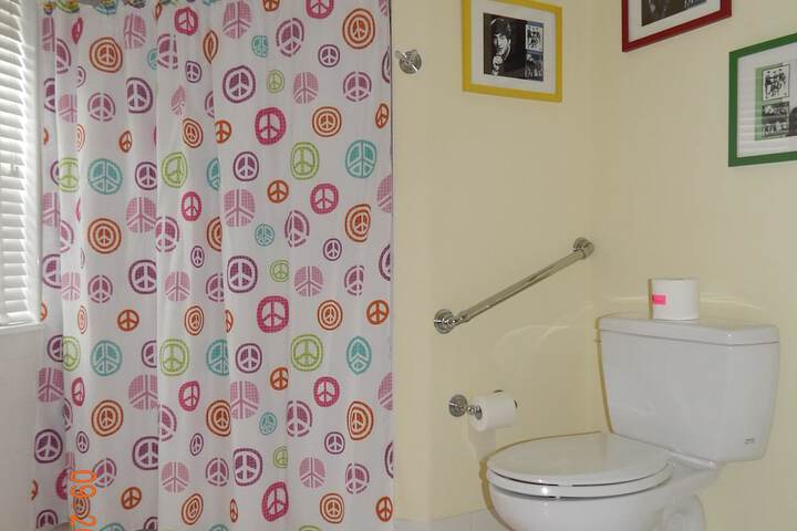 Room 41 of 77
