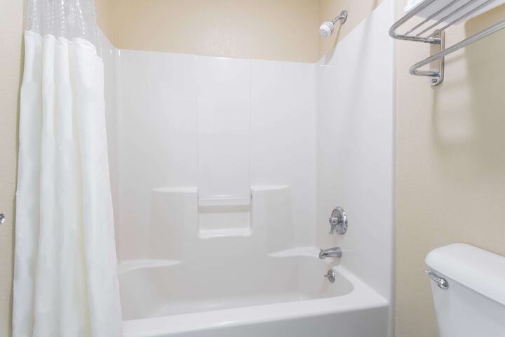 Room 15 of 18
