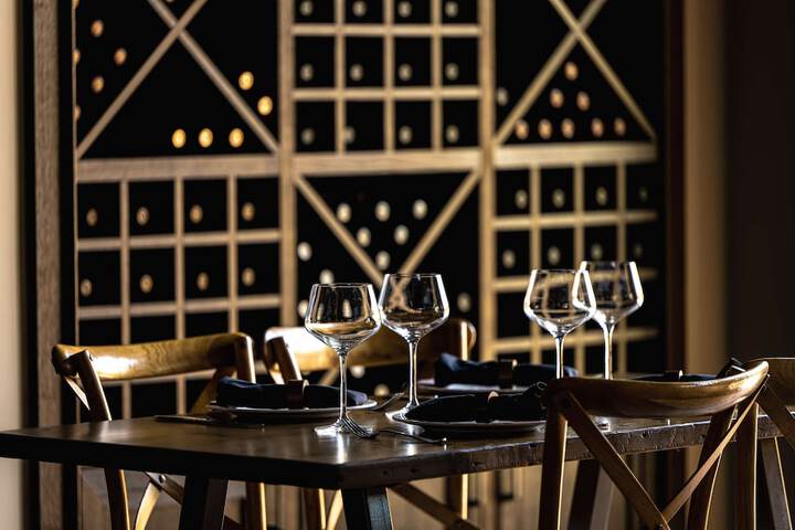 Dining 77 of 105