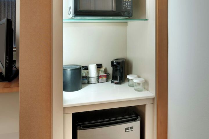 Room 8 of 28