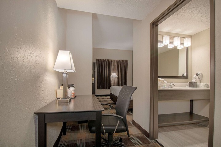 Room 11 of 22