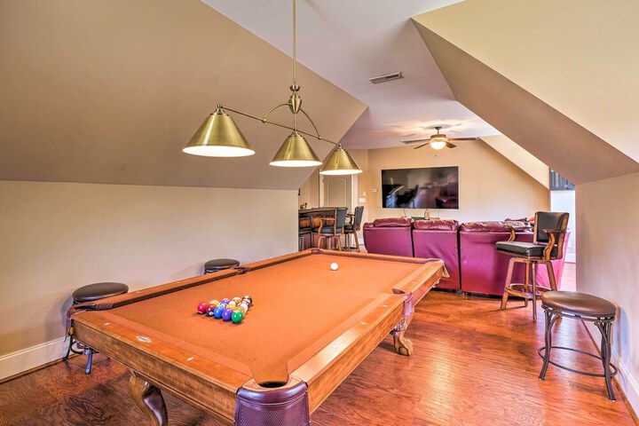 Luxury Estate: Game Room & Pickleball Court
