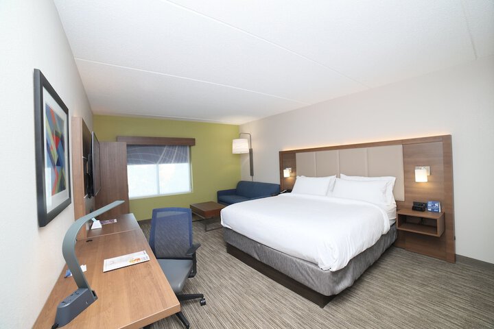 Room 35 of 64