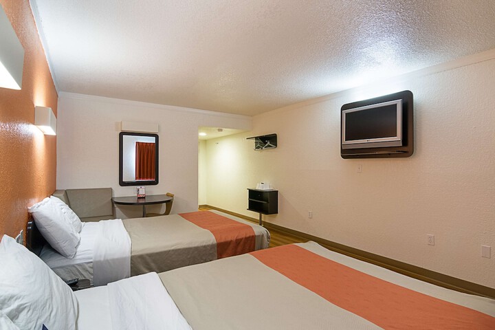 Room 21 of 29