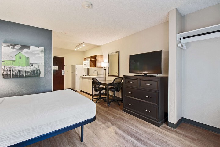 Room 21 of 24