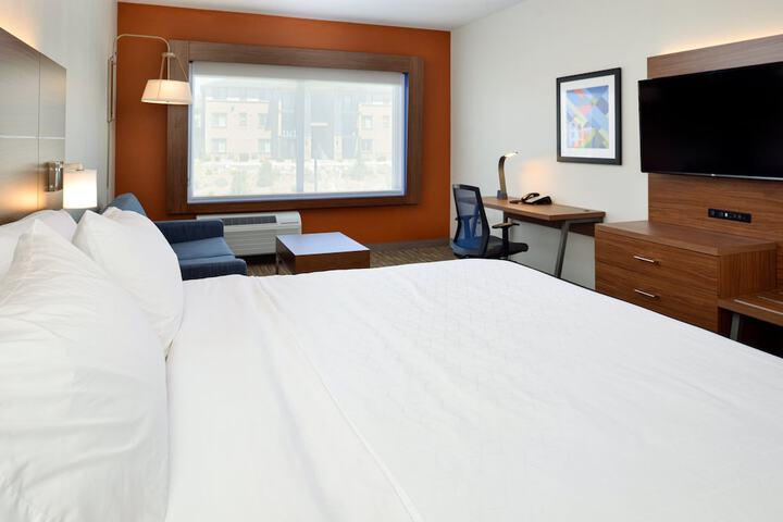 Room 25 of 59
