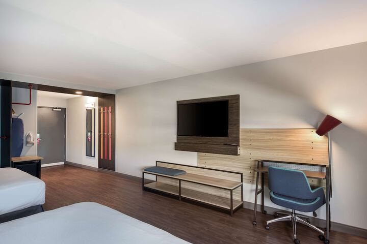 Room 17 of 32
