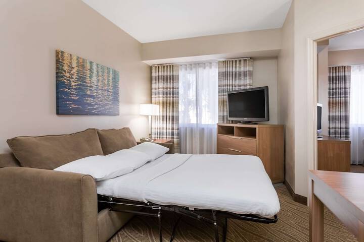 Room 13 of 35
