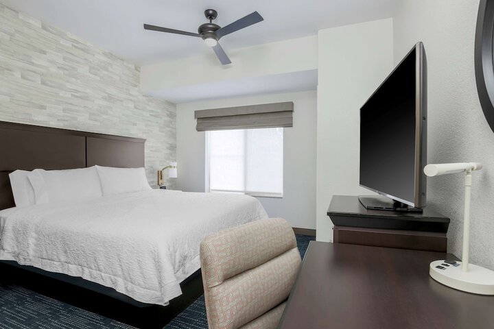 Room 18 of 53