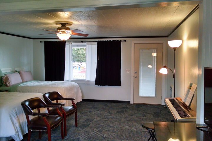 Room 8 of 27
