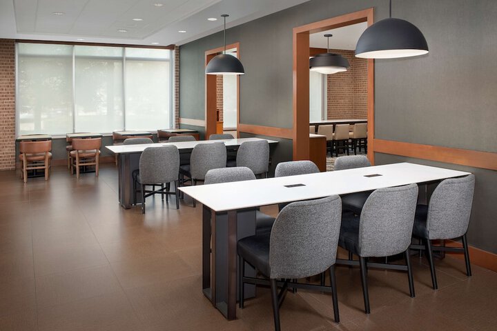 Hyatt Place Houston / Sugar Land