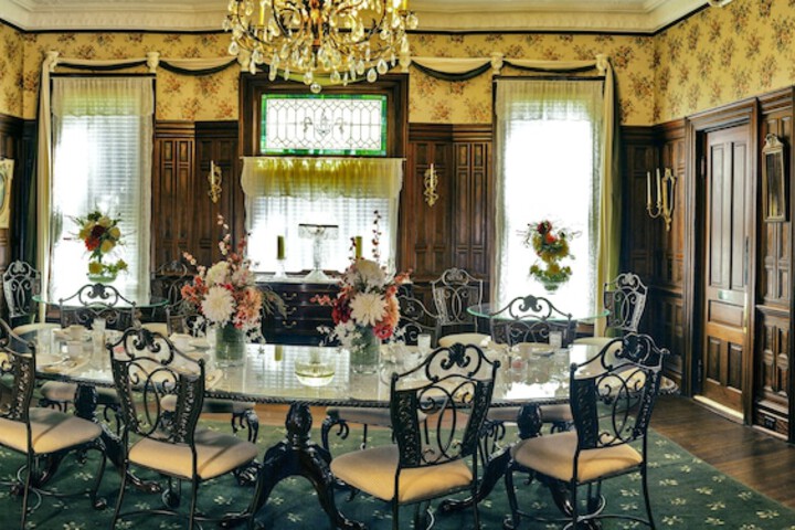 Dining 50 of 52