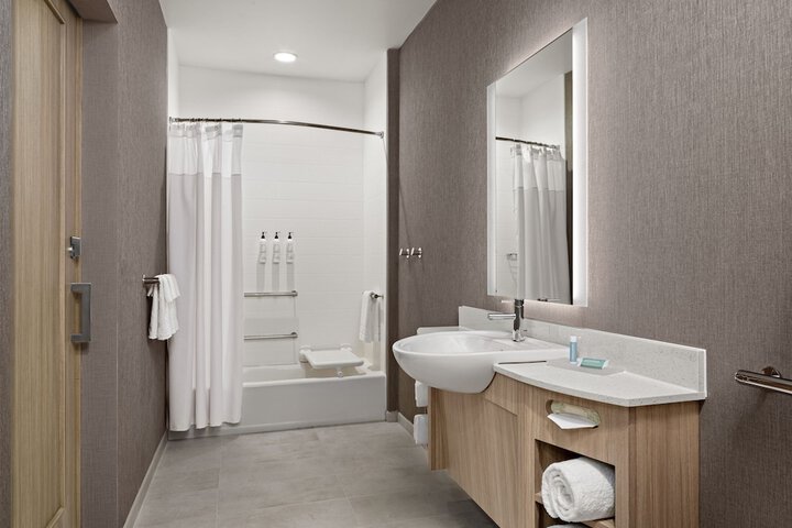 Room 15 of 22