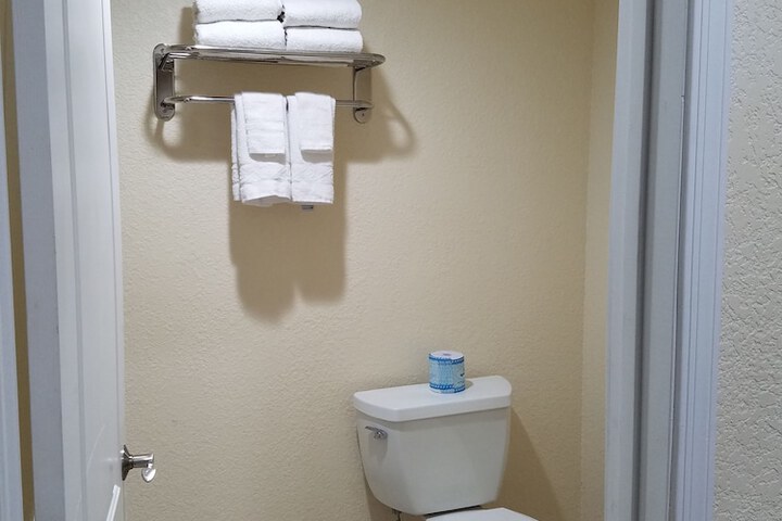 Room 18 of 22