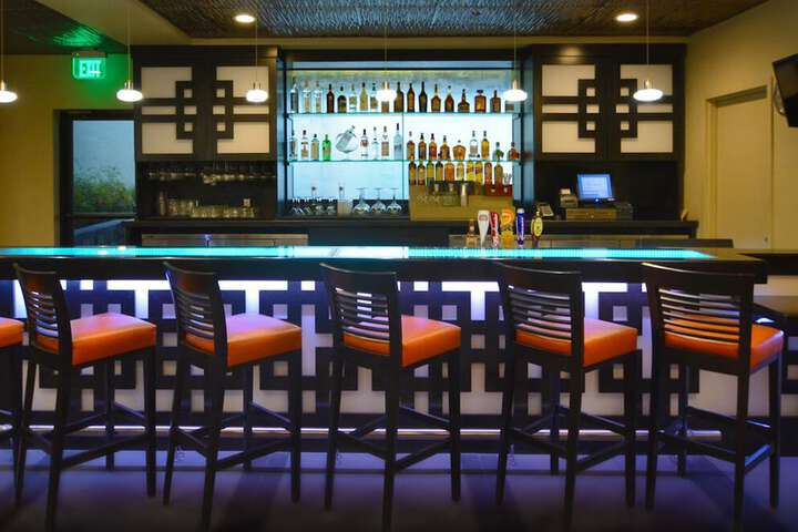 Lounge 45 of 59