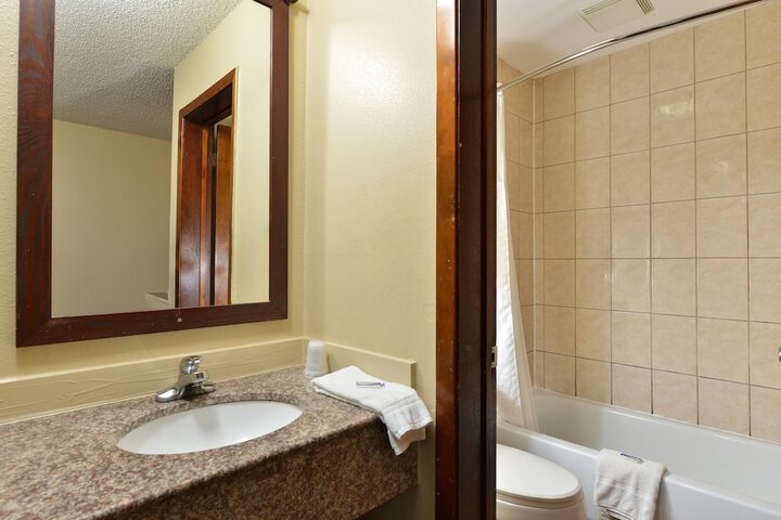 Room 15 of 16