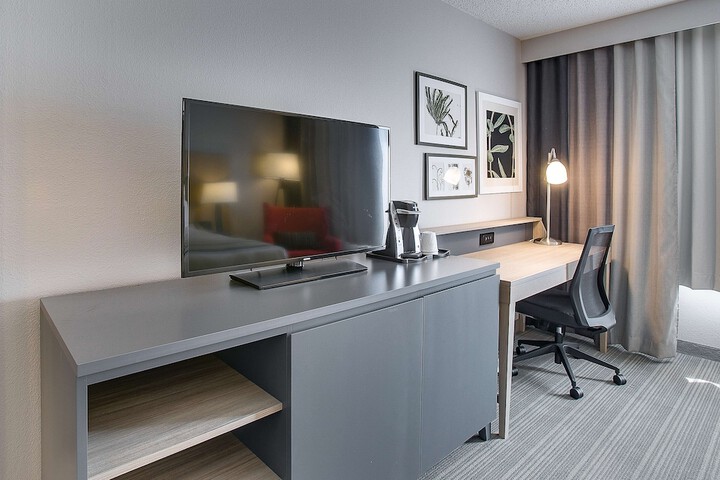Room 26 of 38
