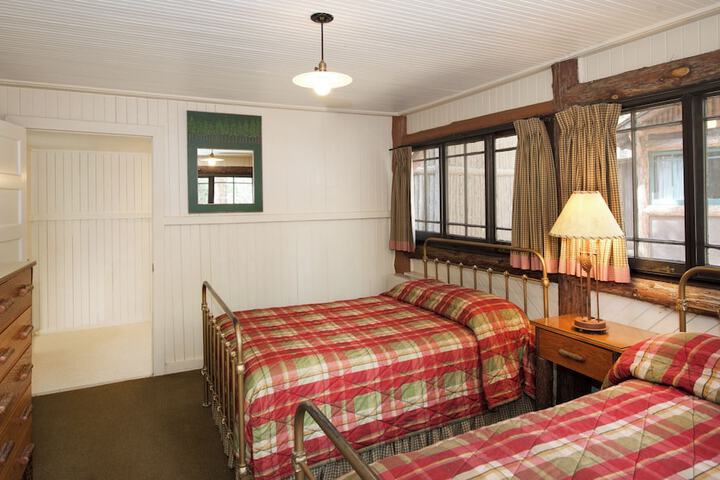 Room 9 of 24