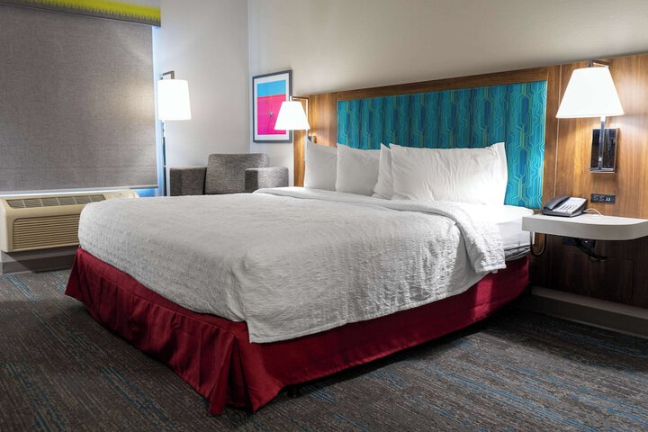 Room 32 of 61