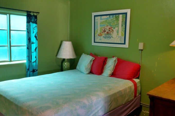 Room 80 of 286