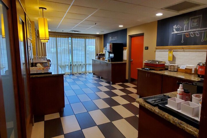 Hampton Inn Hillsville