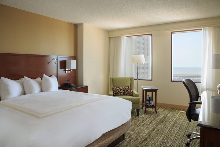 Room 21 of 77