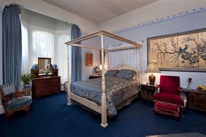 Room 14 of 48