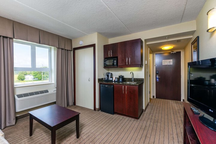 Room 12 of 34